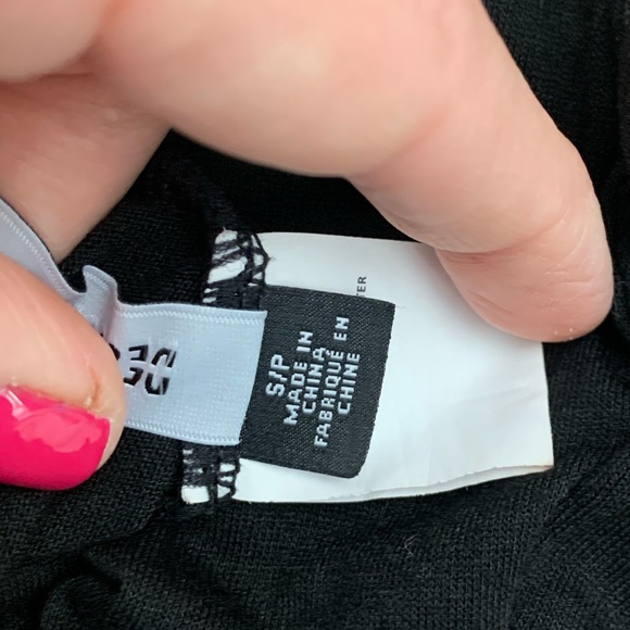 Design Lab short black beach coverup with colorful inlay - Picture 4 of 6